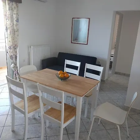 Apartment Captain Nick