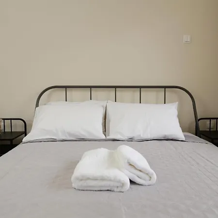 Captain Nick Lägenhet